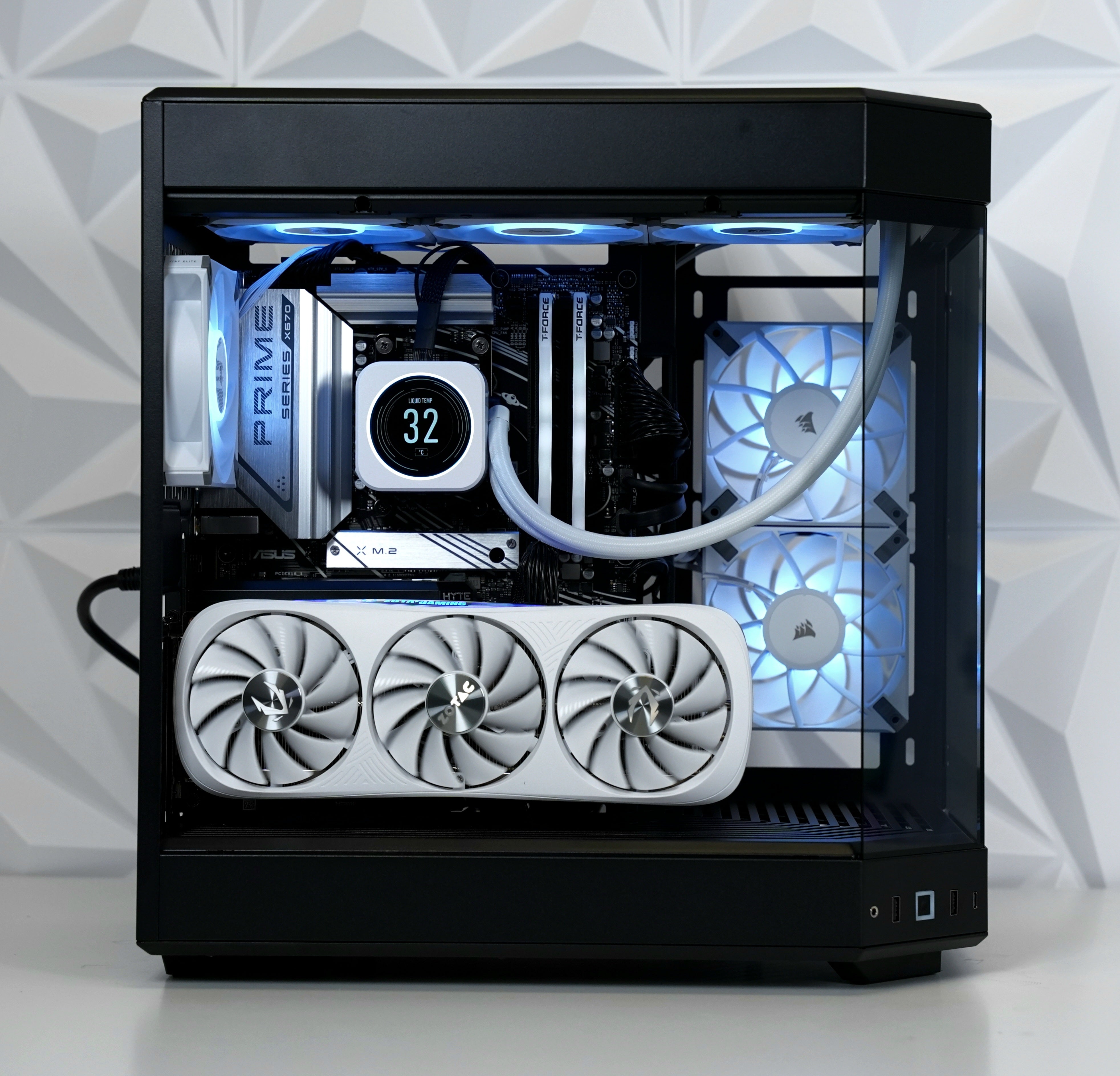 TECHNOID Limited Edition Gaming PC - GeForce RTX 5070 - AMD Ryzen 7 7800X3D - 32GB DDR5 - 2TB SSD - Win 11 PRO - AI Ready - 850w 80 Plus Gold PSU - VR Compatible - LCD AIO