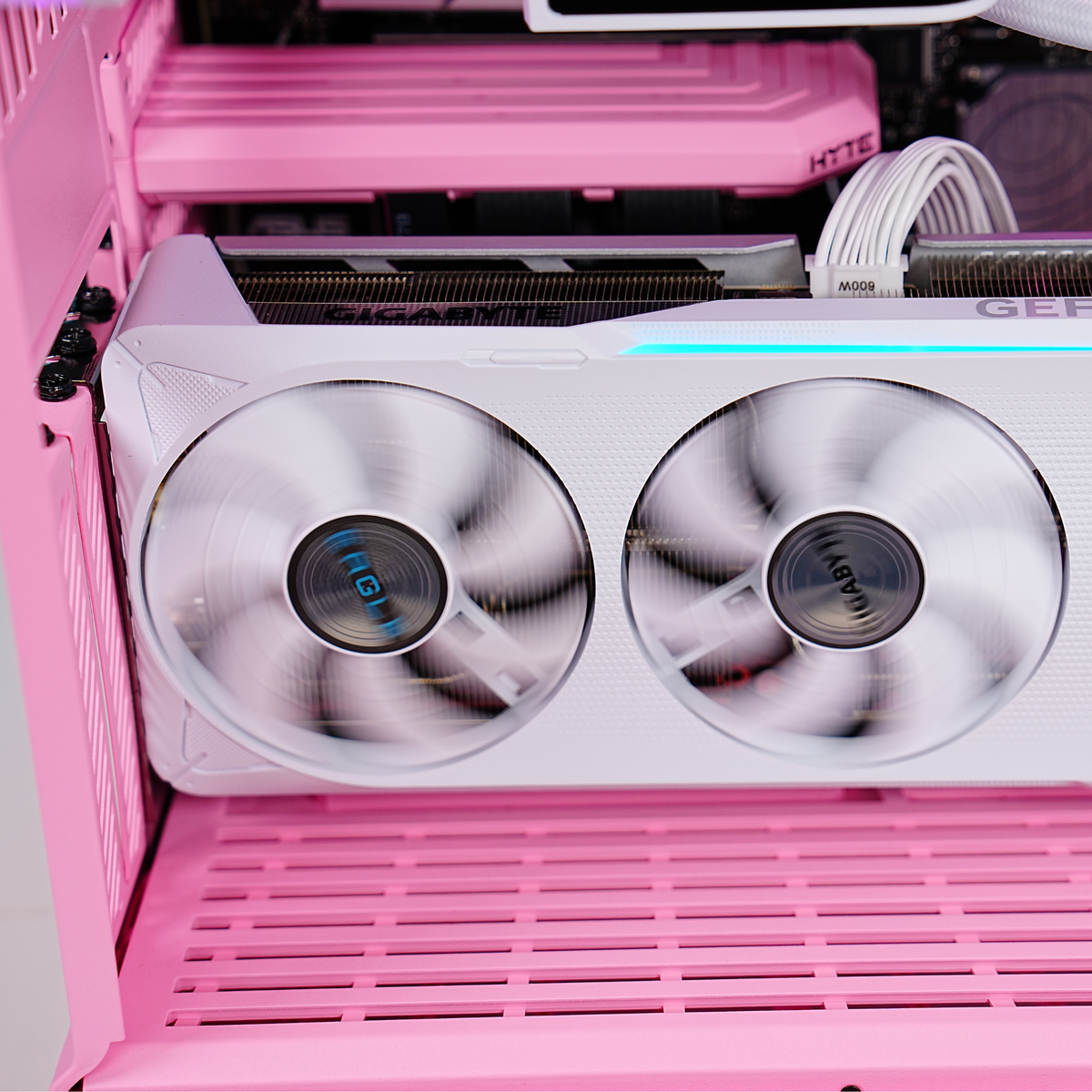 TECHNOID Limited Edition Gaming Pc (Amd Ryzen 7 7800X3D - RTX 5070 - 2TB SSD - 32GB RAM DDR5- Win 11 Pro - HYTE Y70 - pink)