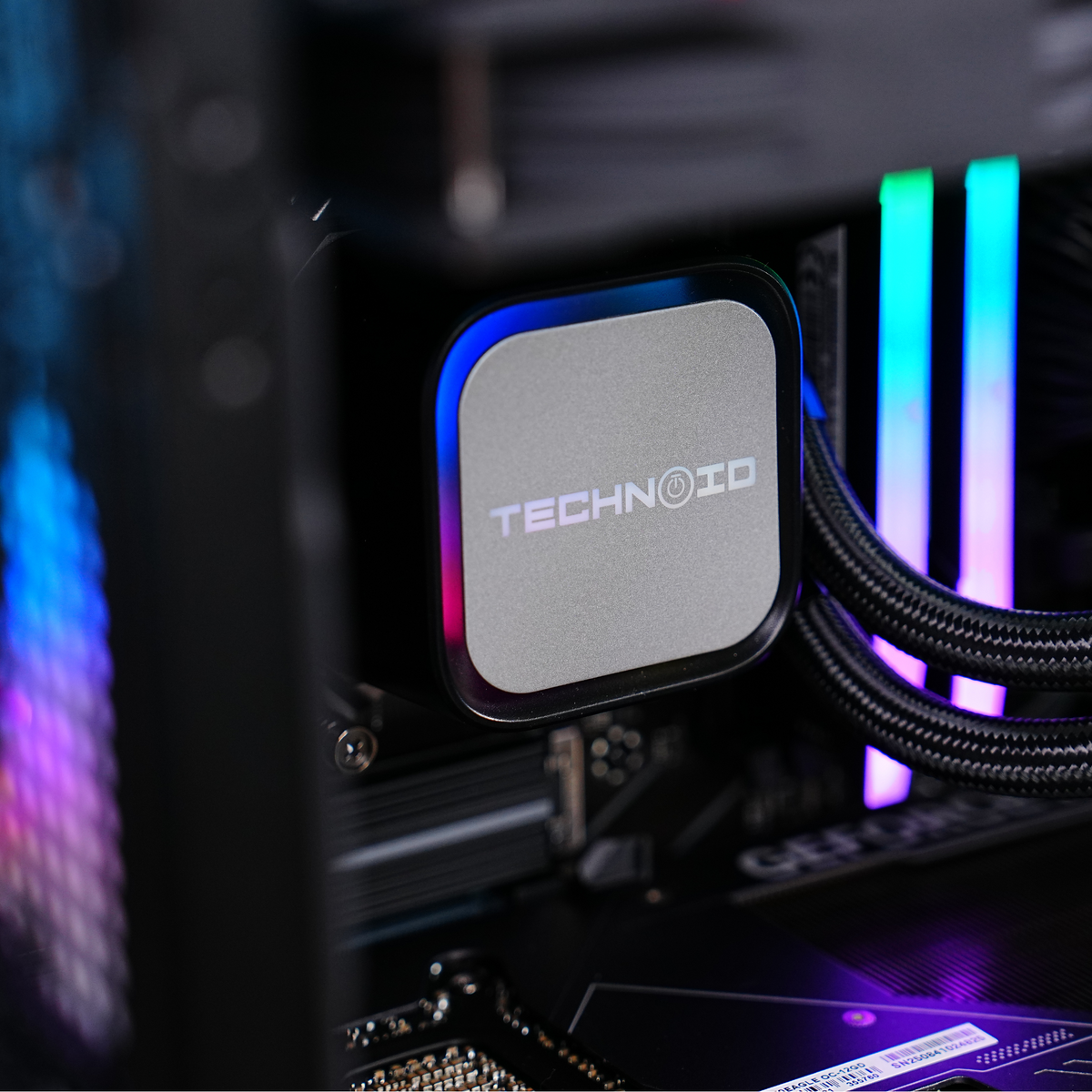 TECHNOID Glass Gaming PC - GeForce RTX 5070 Ti - AMD Ryzen 7 7800X3D - 32GB DDR5 - 2TB SSD - Win 11 PRO - AI Ready - VR Compatible - Wifi Bluetooth - Black