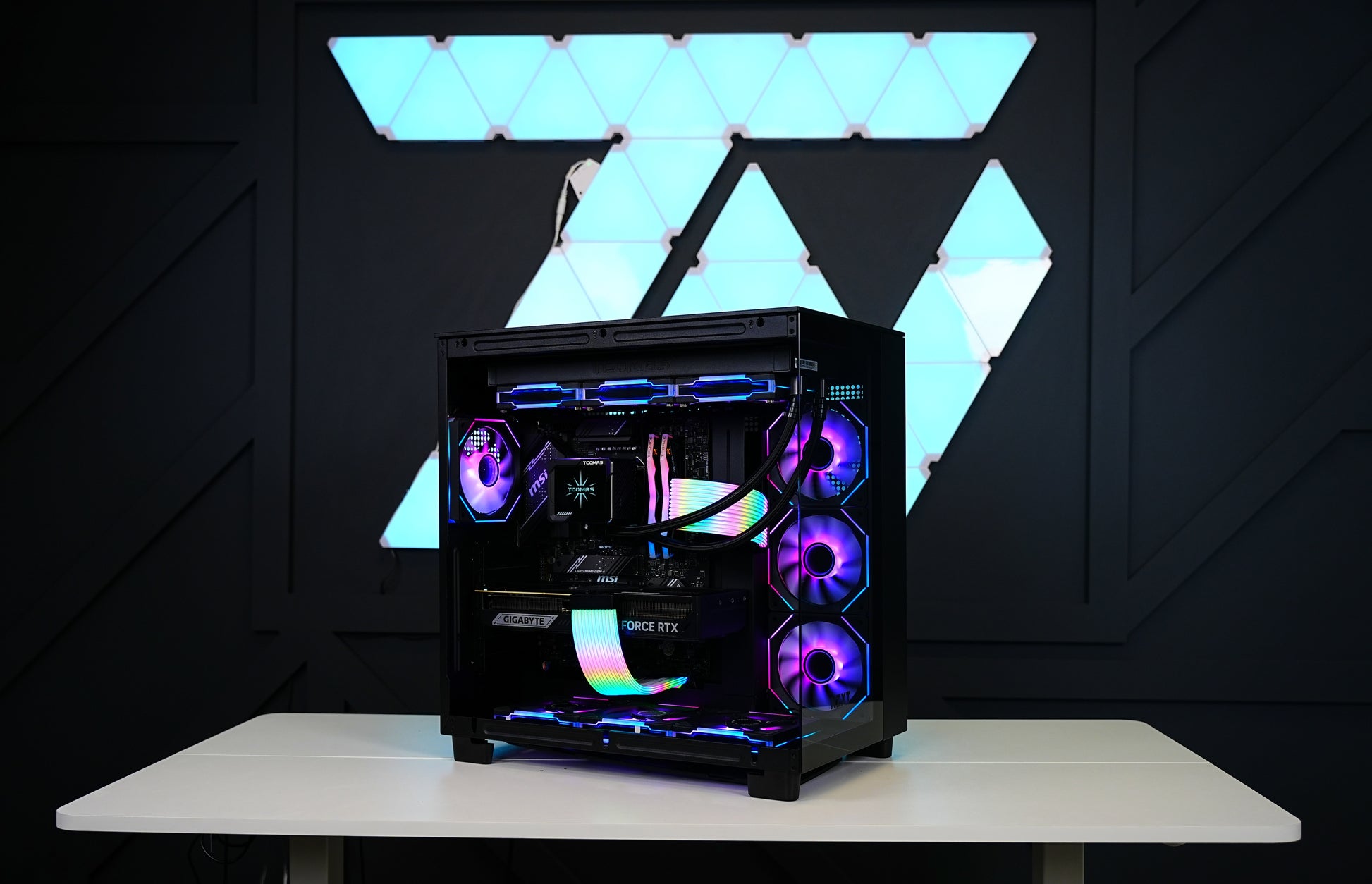 TECHNOID Frozen Gaming PC - RTX 5070 - AMD Ryzen 7 9700X - 32GB DDR5 - 2TB SSD - Win 11 PRO - AI Ready - 850w 80 Plus Gold PSU - VR Compatible - Black