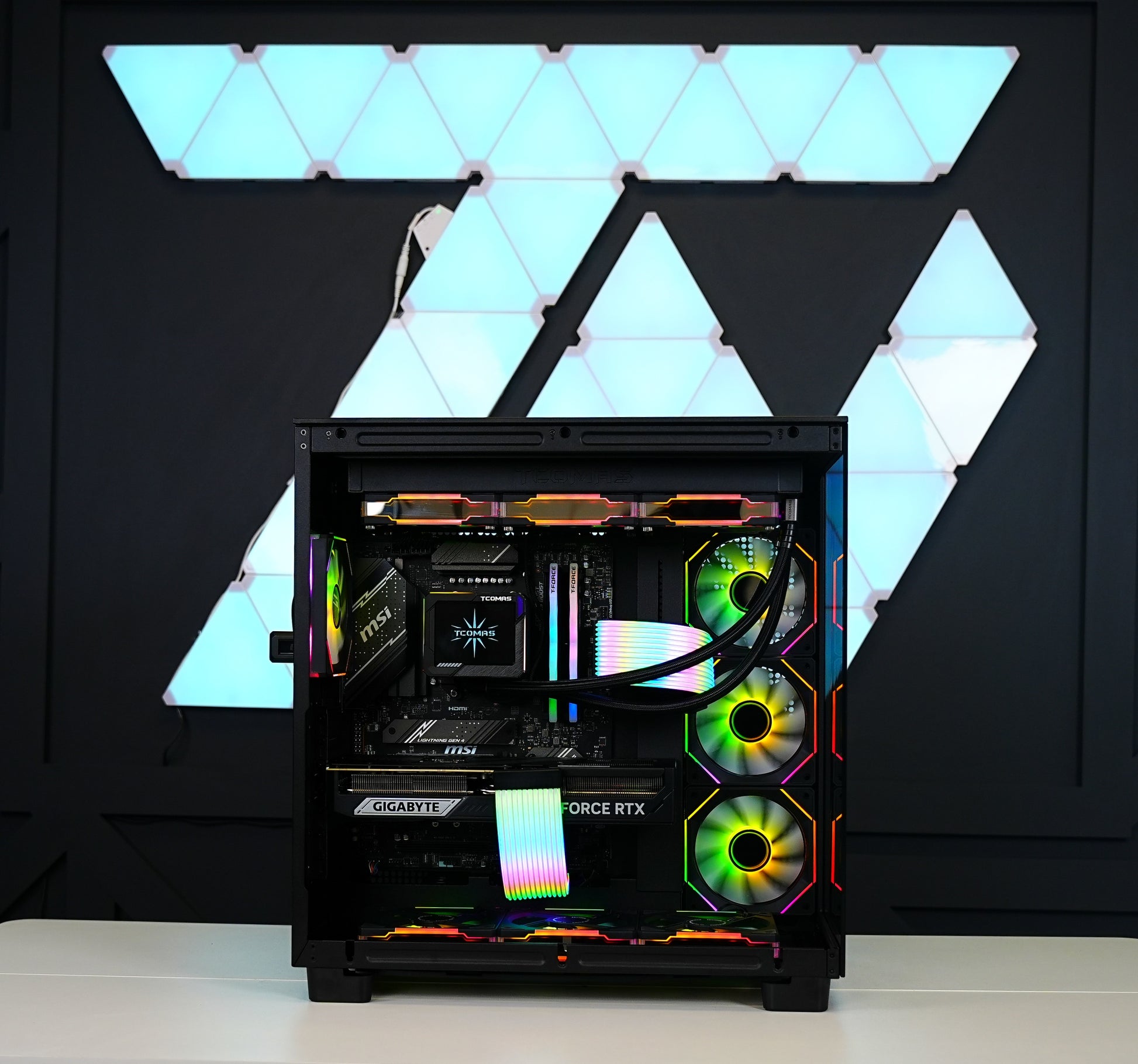 TECHNOID Frozen Gaming PC - RTX 5070 - AMD Ryzen 7 9700X - 32GB DDR5 - 2TB SSD - Win 11 PRO - AI Ready - 850w 80 Plus Gold PSU - VR Compatible - Black