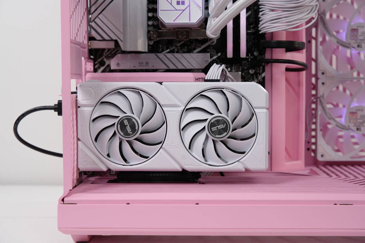 TECHNOID Limited Edition Gaming Pc (AMD Ryzen 7 7700 - RTX 5070 - 2TB SSD - 32GB RAM DDR5- Win 11 Pro -  HYTE Y70 Touch infinite Strawberry Milk)